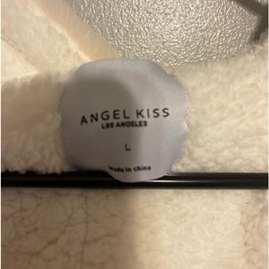 Super soft Angel Kiss Los Angeles Faux Fur jacket, size L!